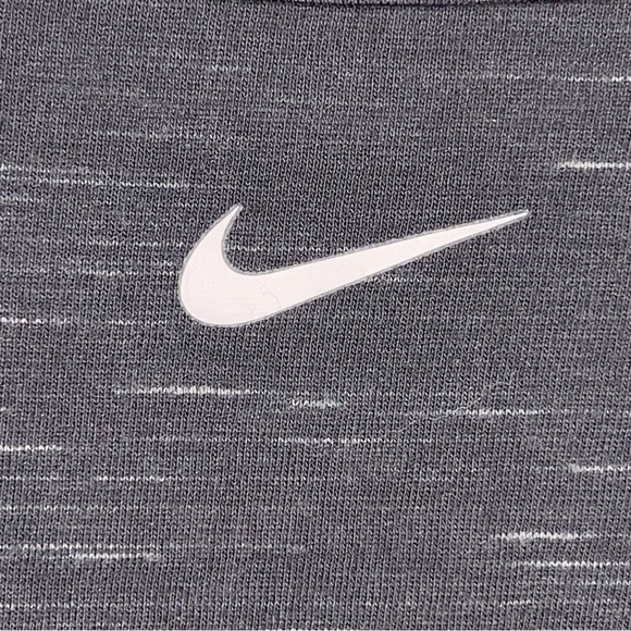 XS NIKE DRI FIT TANK BLACK GREY TOP SLEEVELESS STRETCH ATHLETIC ACTIVEWEAR - Picture 2 of 11